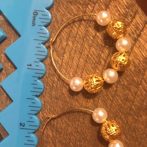 Hoop Earrings Gold Tone Glass Pearl Big Hot Beaded - Picture 4 of 4
